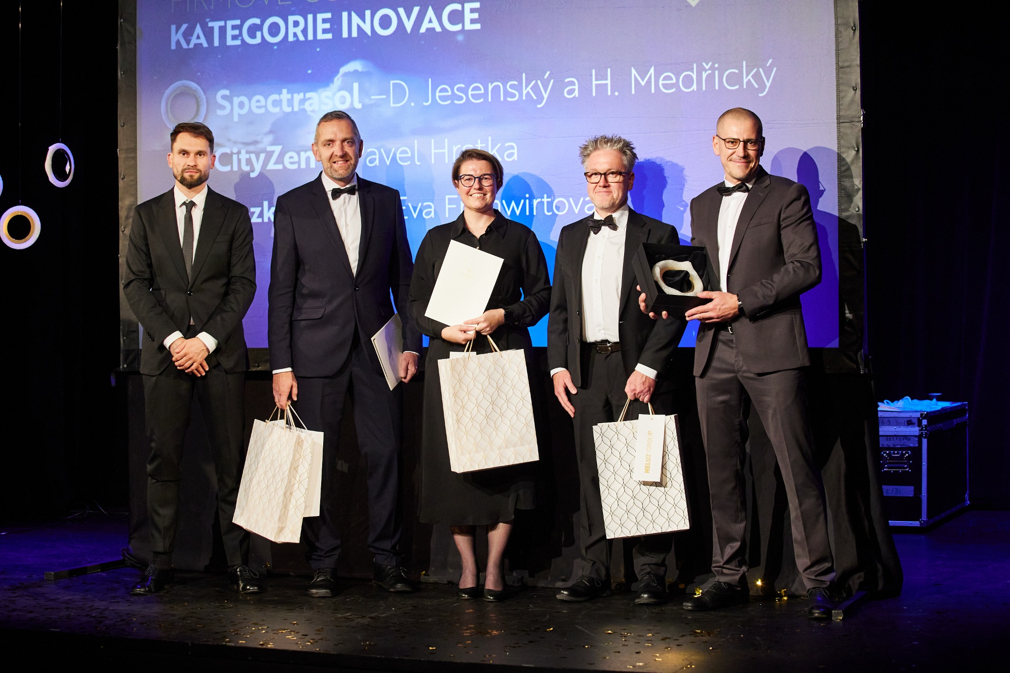 21a441d56429ad990b424d15cd649b6b