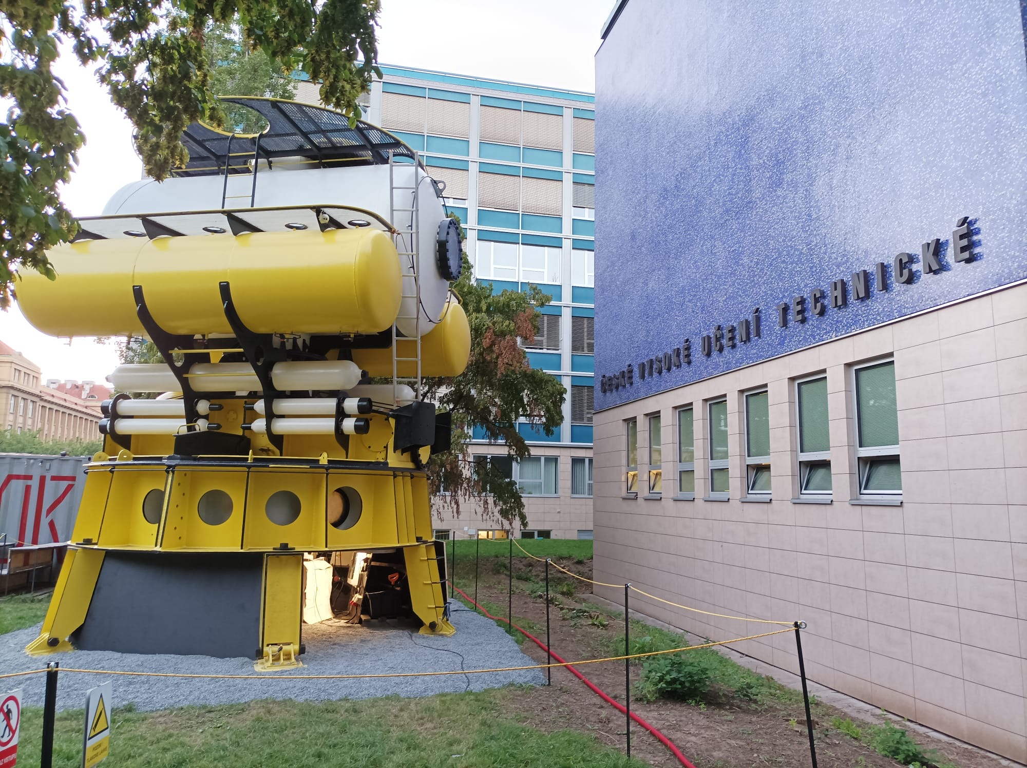 9f97fd0f-f5dc-4f0a-b451-eb84ac2d9cff